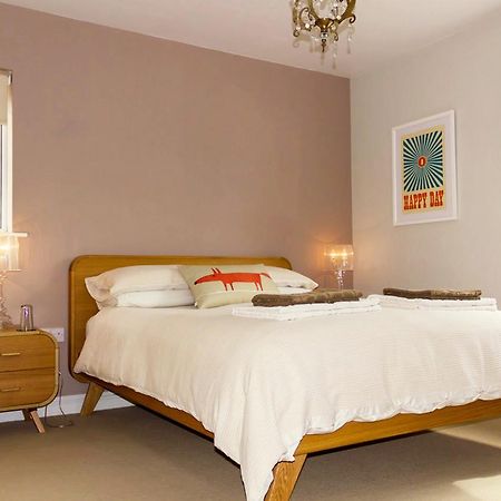 Bed and Breakfast Walton Crescent Winford Esterno foto