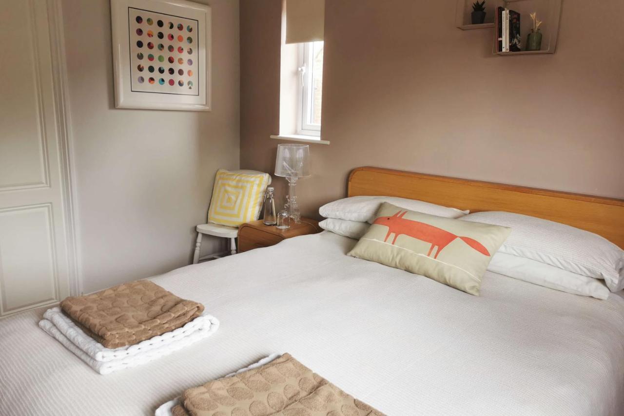 Bed and Breakfast Walton Crescent Winford Esterno foto