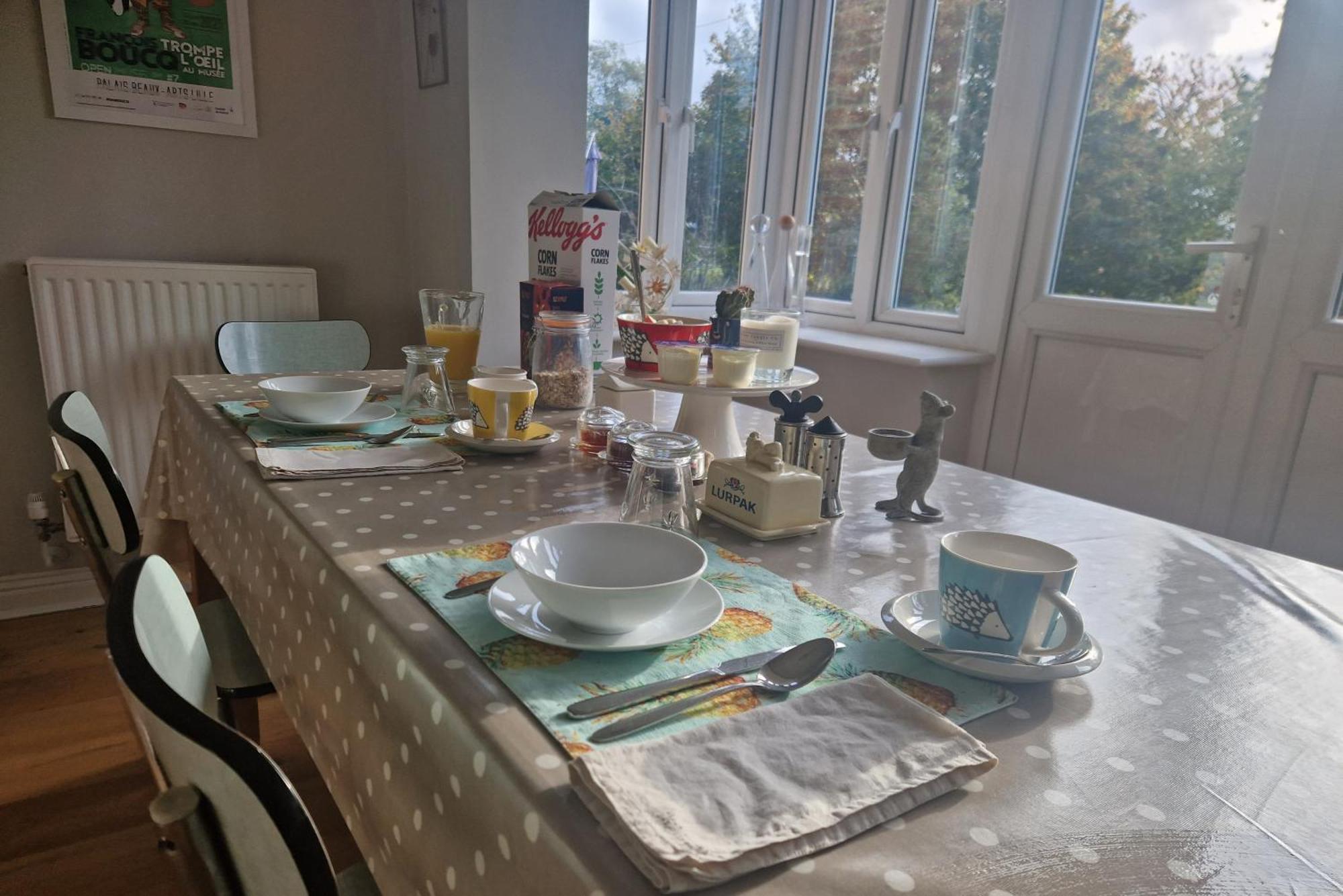 Bed and Breakfast Walton Crescent Winford Esterno foto