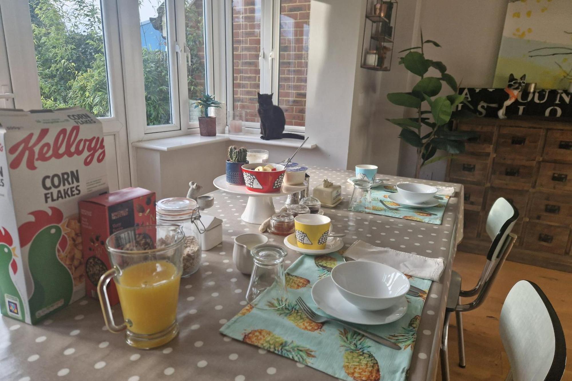 Bed and Breakfast Walton Crescent Winford Esterno foto